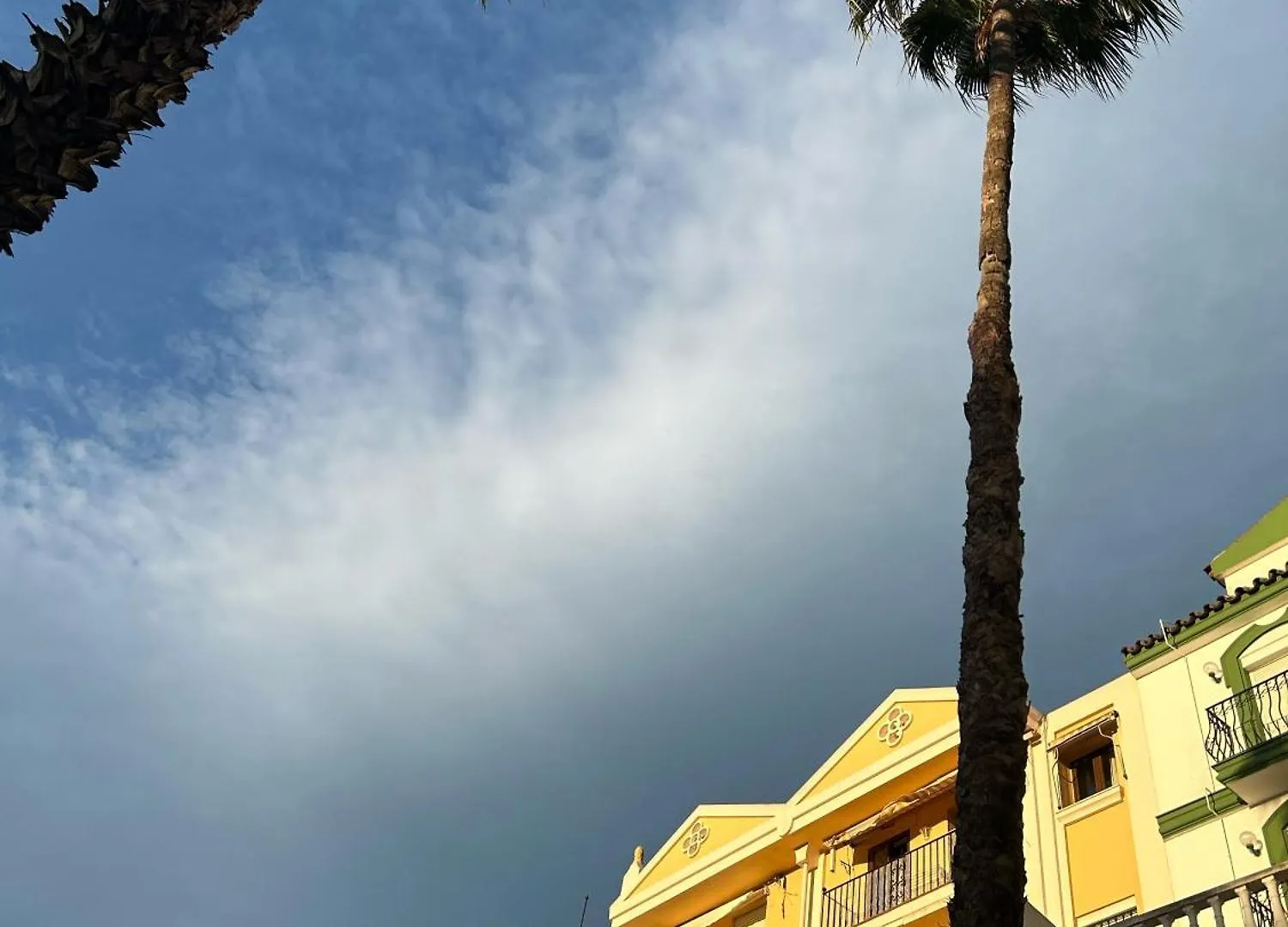 Homestay Newly Decorated Close To Beach La Linea de la Concepcion